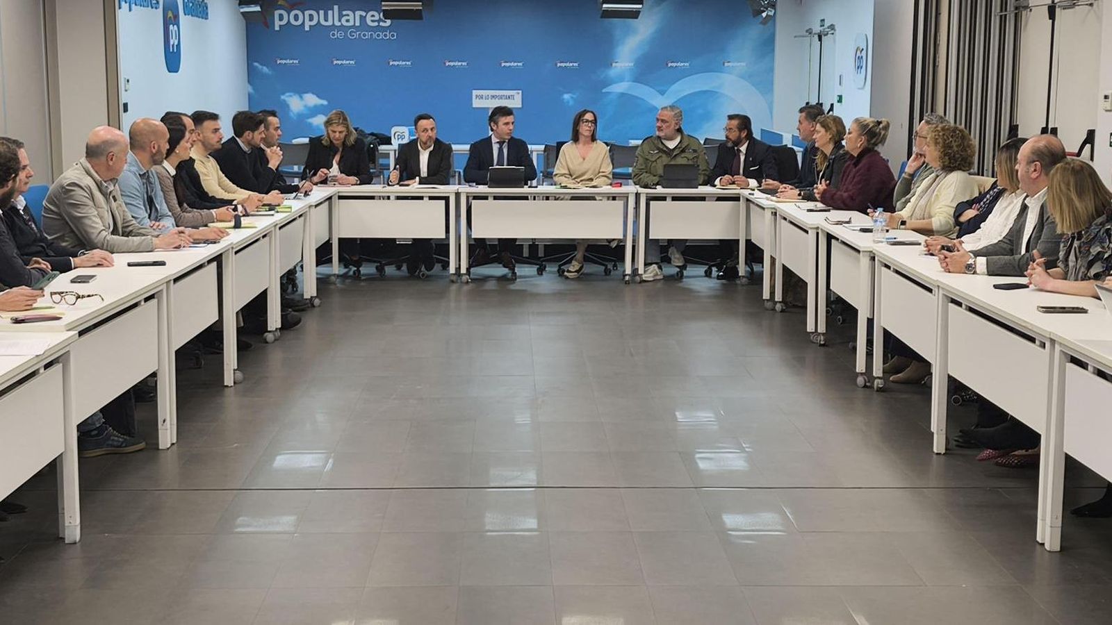 El PP de Granada celebra la primera reunión de cara a las elecciones ...