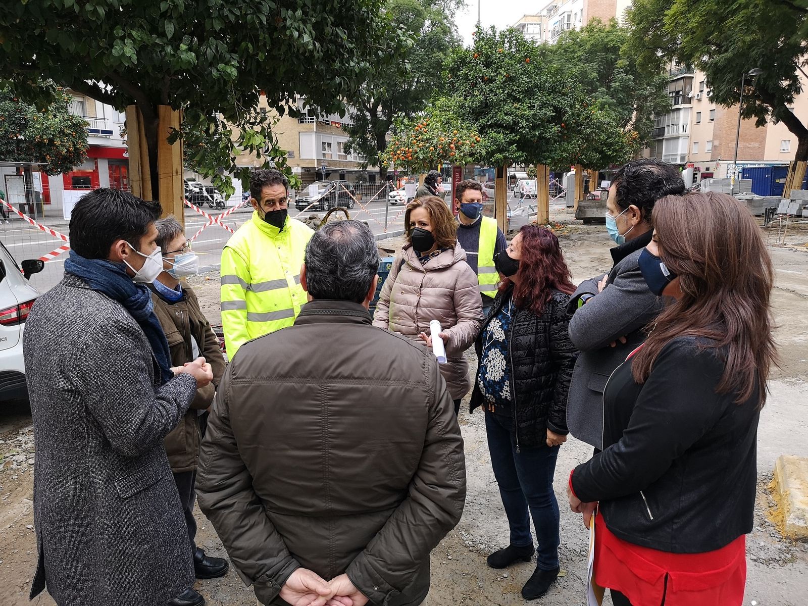 En el encuentro participaron el director del Politécnico, Juan Luis Aguirre Barco, y su coordinador de Extraescolares, José  Pedro Martínez, y la delegada estuvo acompañada por el director de Parques y Jardines, Fernando Mora-Figueroa, y técnicos de Urbanismo y Medio Ambiente.