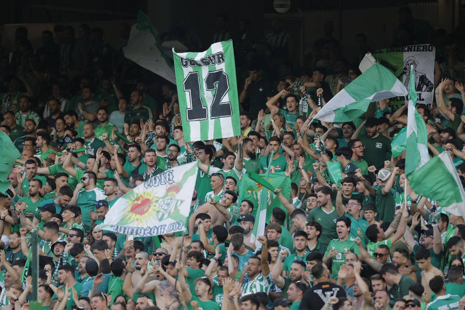 Búscate en las fotos del Betis - Fiorentina