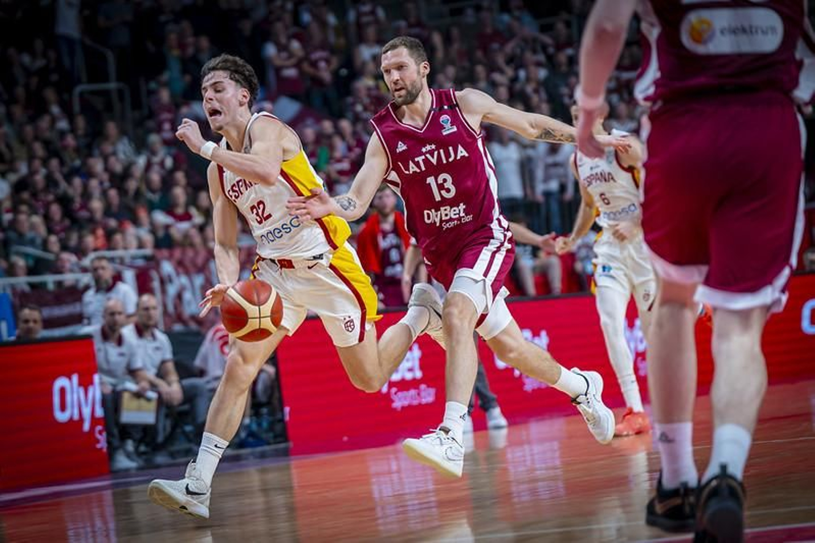 22 minutos de Mario Saint-Supéry en la clara derrota de España en Riga