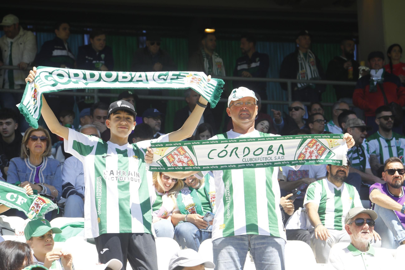 Las fotos del ambiente en El Arcángel para el Córdoba CF - Elche