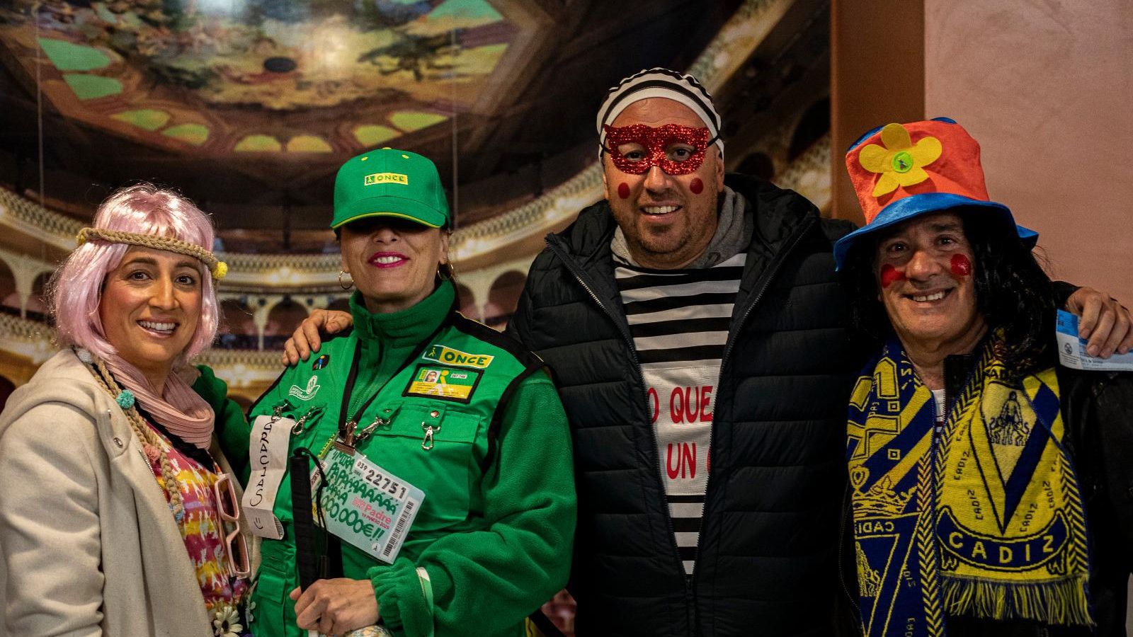 Búscate entre las mejores imágenes de la final del COAC 2025 del Carnaval de Cádiz