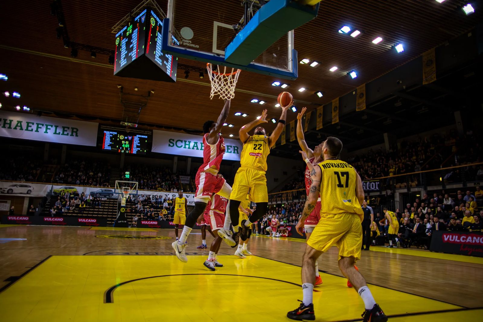 El UCAM Murcia gana en Hungría antes de venir a Málaga