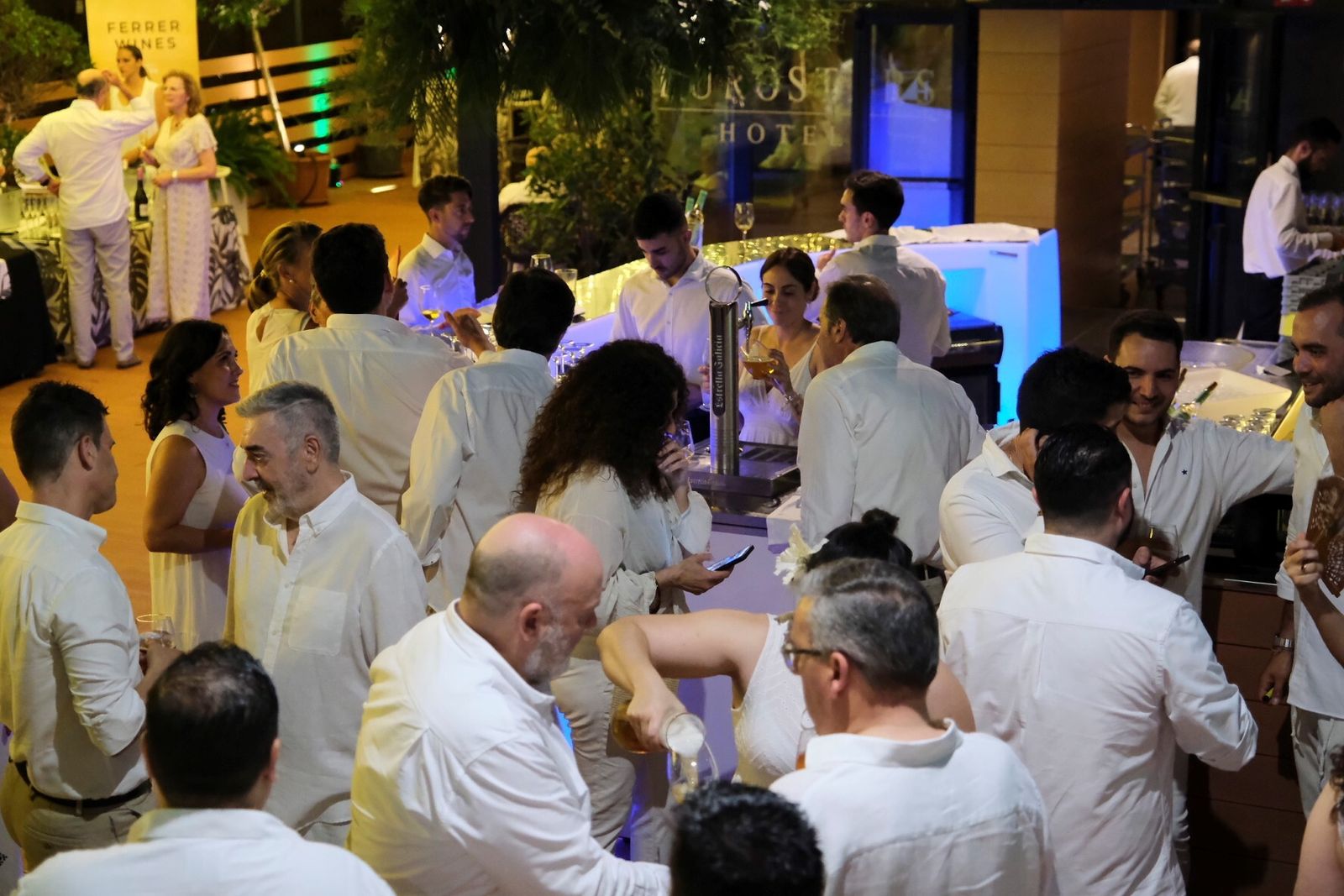 La Fiesta Blanca La Terraza Eurostars Palace de Córdoba, en imágenes