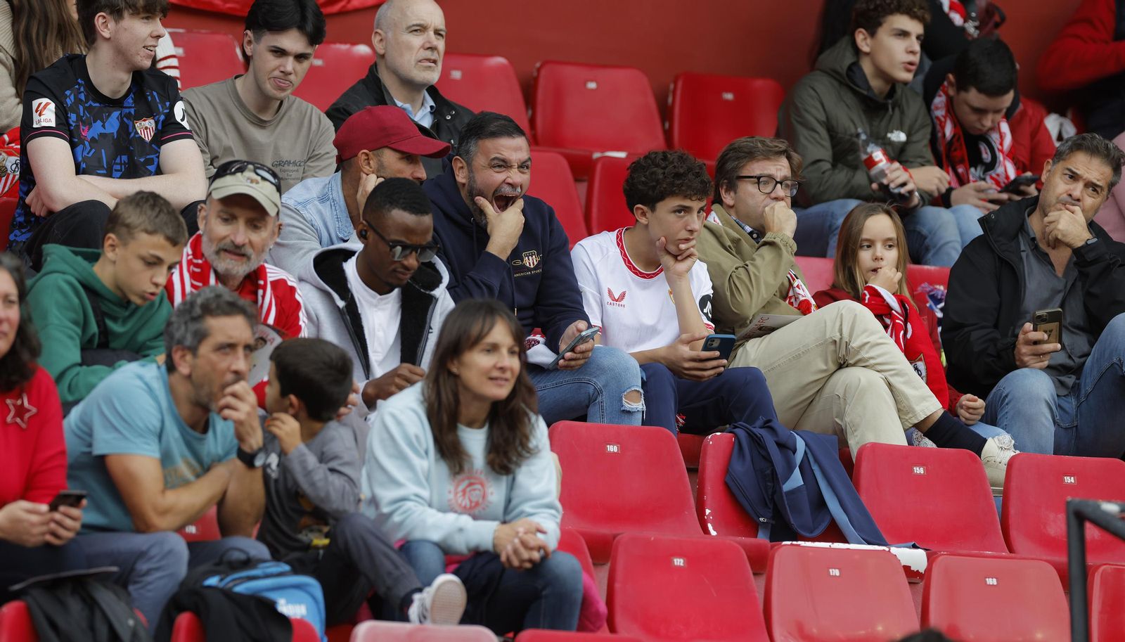 Búscate en las fotos del Sevilla fc - Rayo