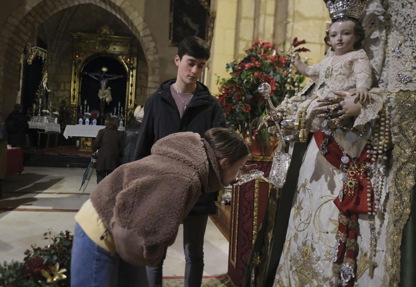 Martes 13 en Córdoba: La visita a la Virgen de los Remedios, en imágenes