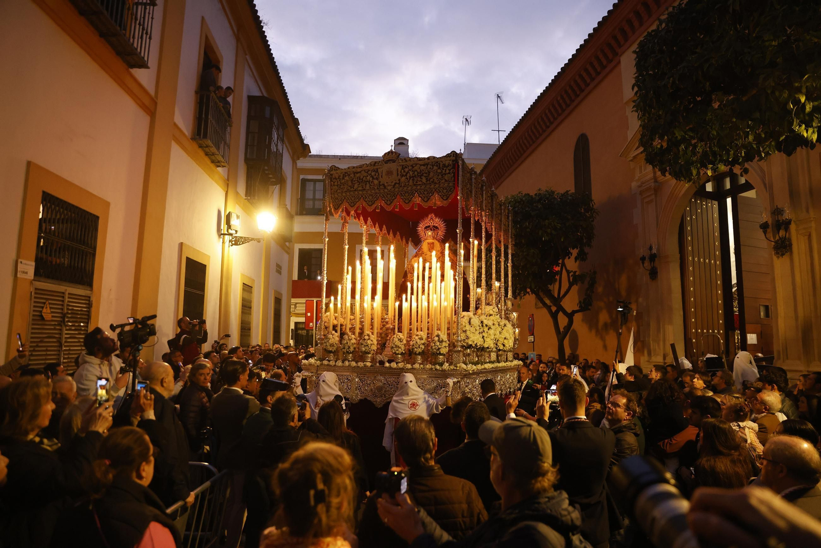 La Hermandad de las Siete Palabras en la Semana Santa de Sevilla 2025