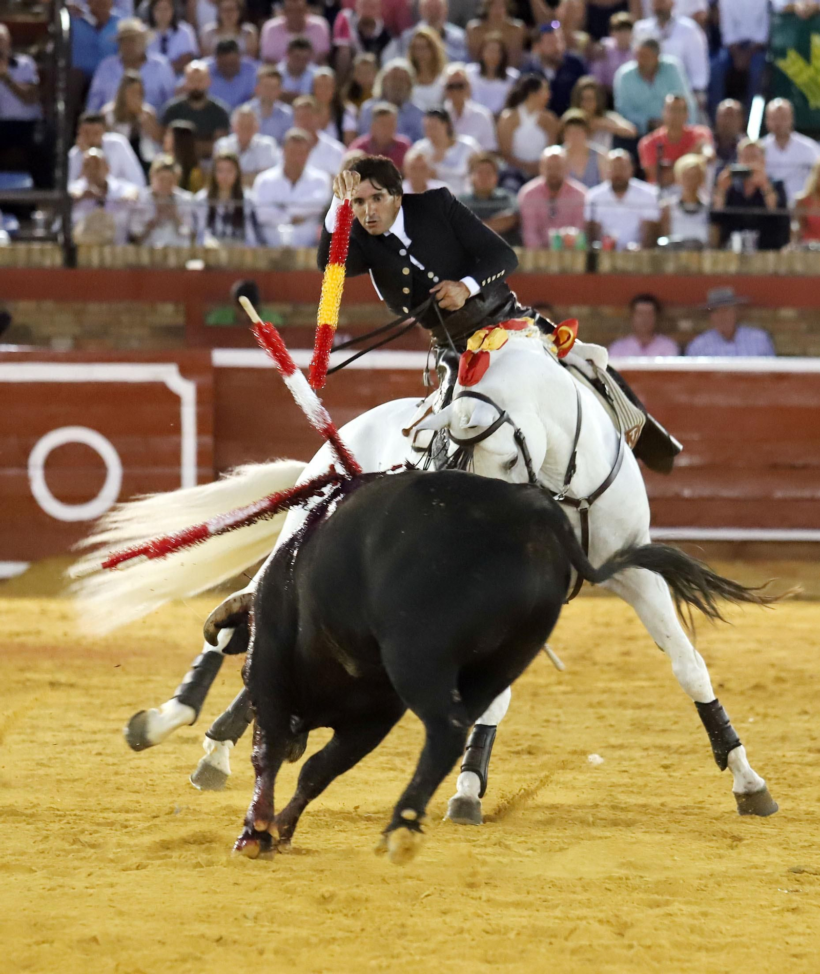 Imágenes de Andrés Romero y Diego Ventura en el rejoneo de la Plaza de Toros La Merced