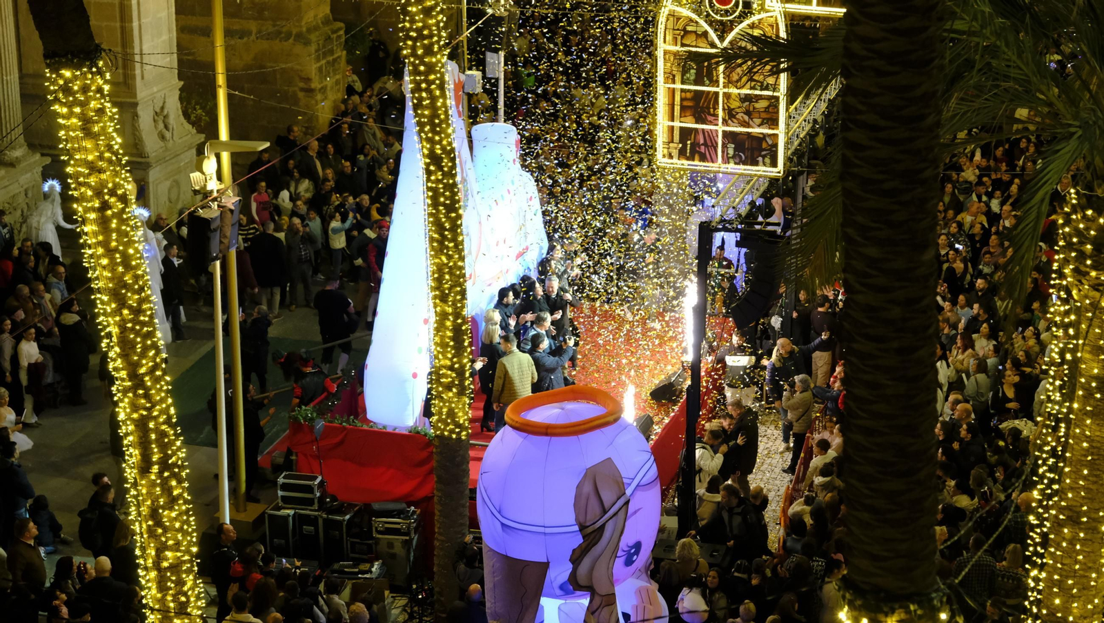 Las mejores imágenes del encendido navideño en Almería
