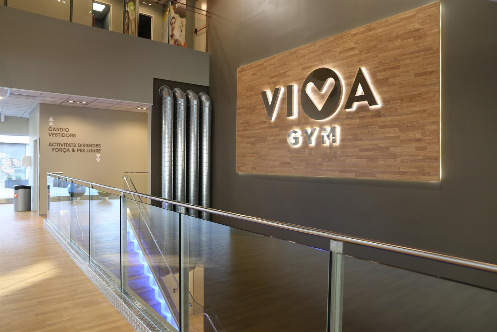 Interior de uno de los centros de la cadena de gimnasios VivaGym.