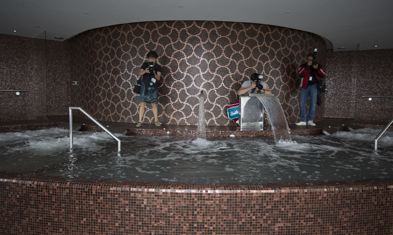 La visita a la planta con spa de la Torre Sevilla, en imágenes