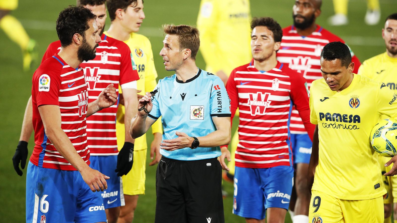 Pizarro Gómez y el VAR fueron los protagonista del choque en Villarreal.