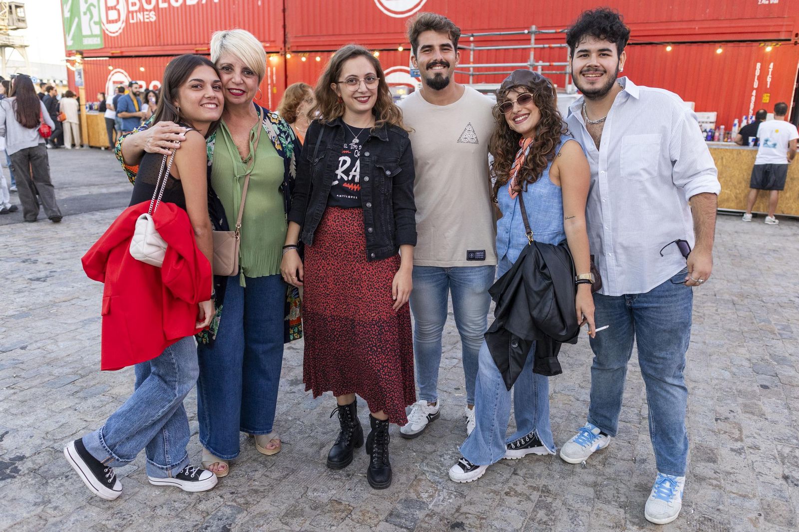 Búscate en las imágenes del concierto gratuito en el Muelle de Cádiz