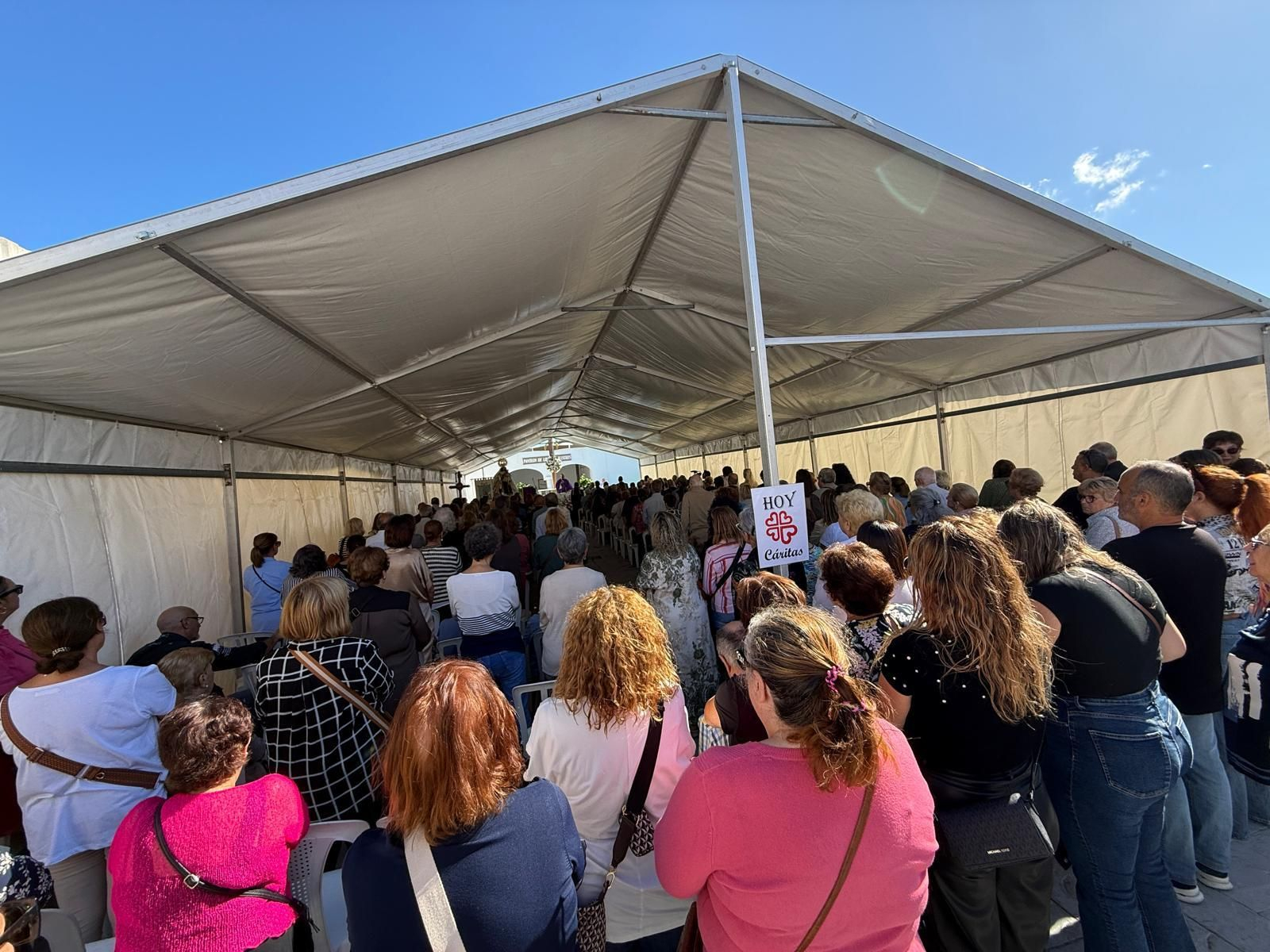 La Línea recuerda a sus difuntos con el tradicional acto en el Cementerio de San José