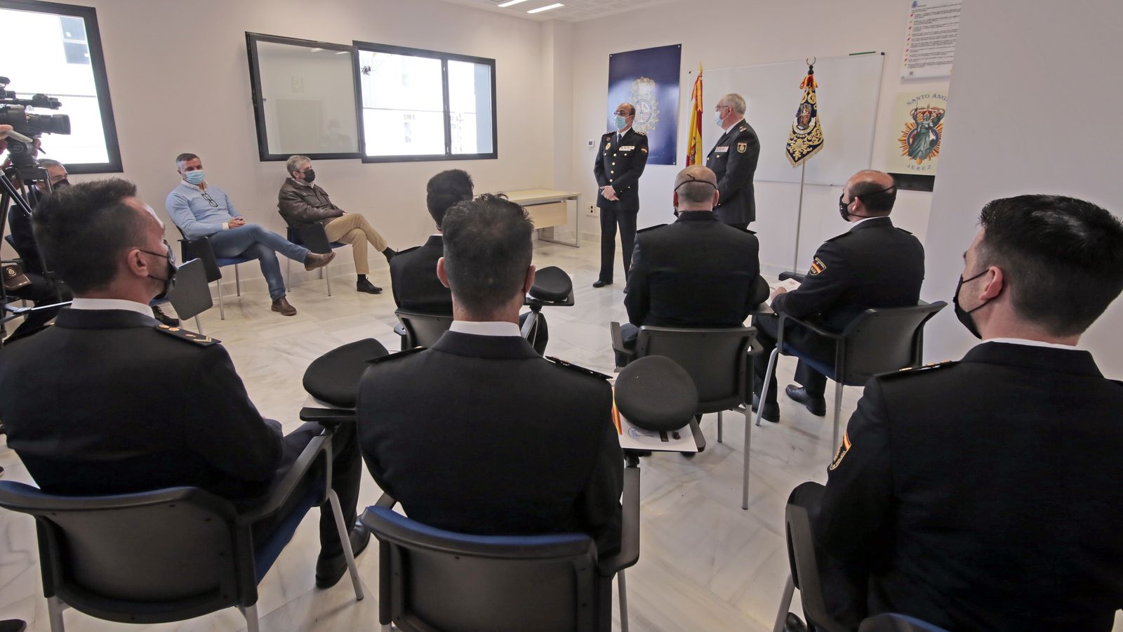 Medallas de Santo Angel en la comisaria de Jerez
