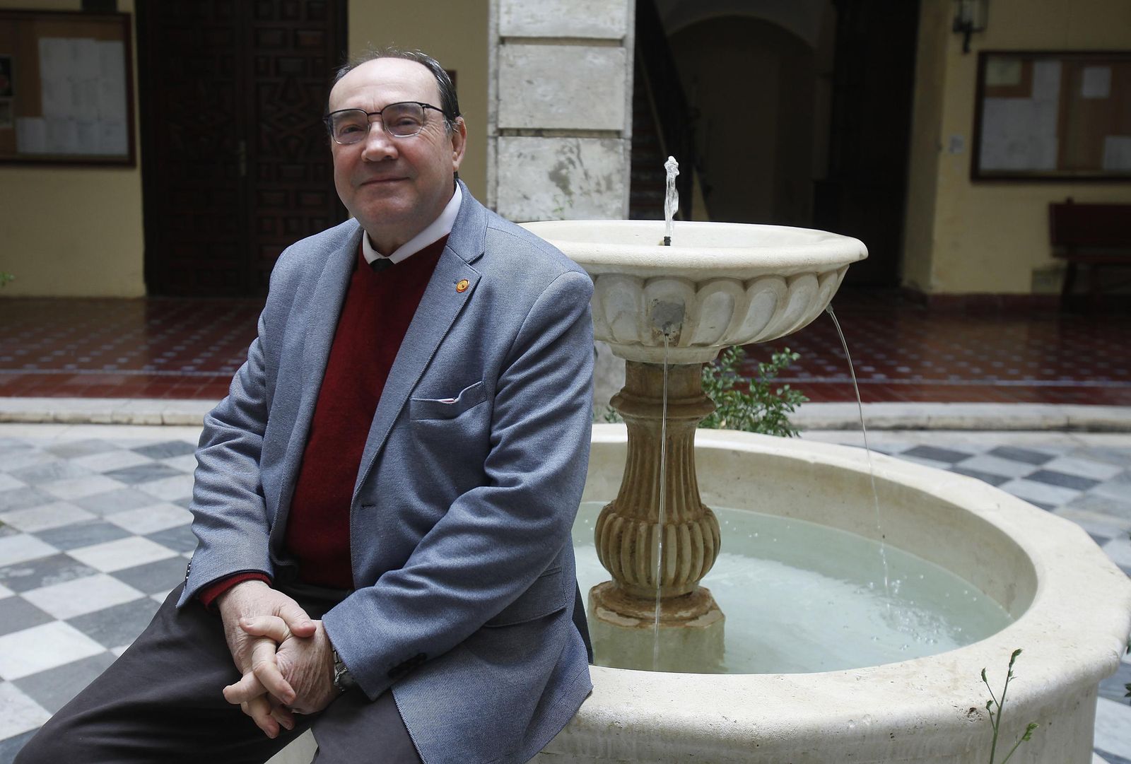 El profesor Manuel García Fernández.