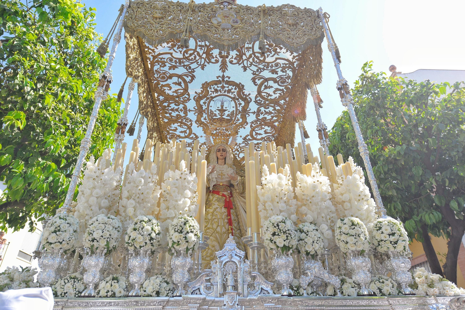 La Virgen de la Salud en su paso en Semana Santa.