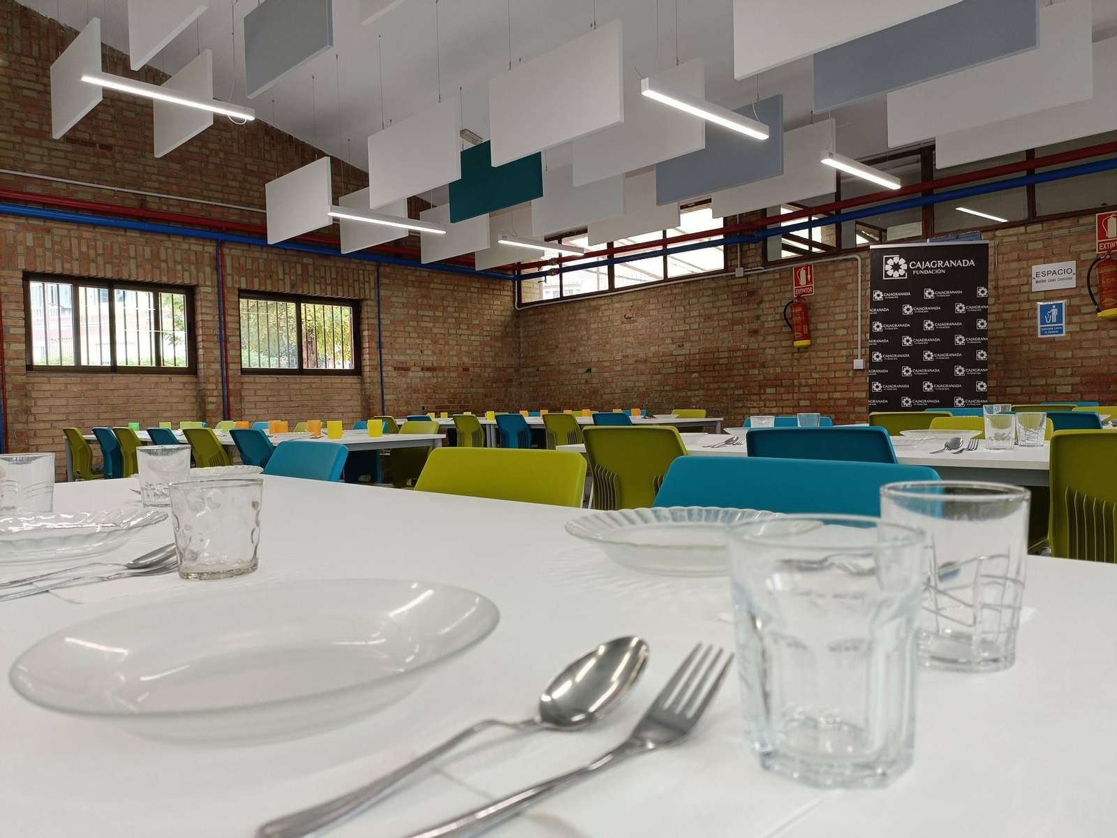 Salón-comedor del Colegio CajaGranada.