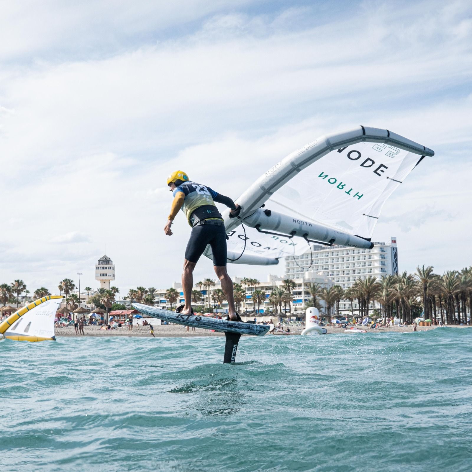 El Wingfoil deja imágenes espectaculares en Torremolinos