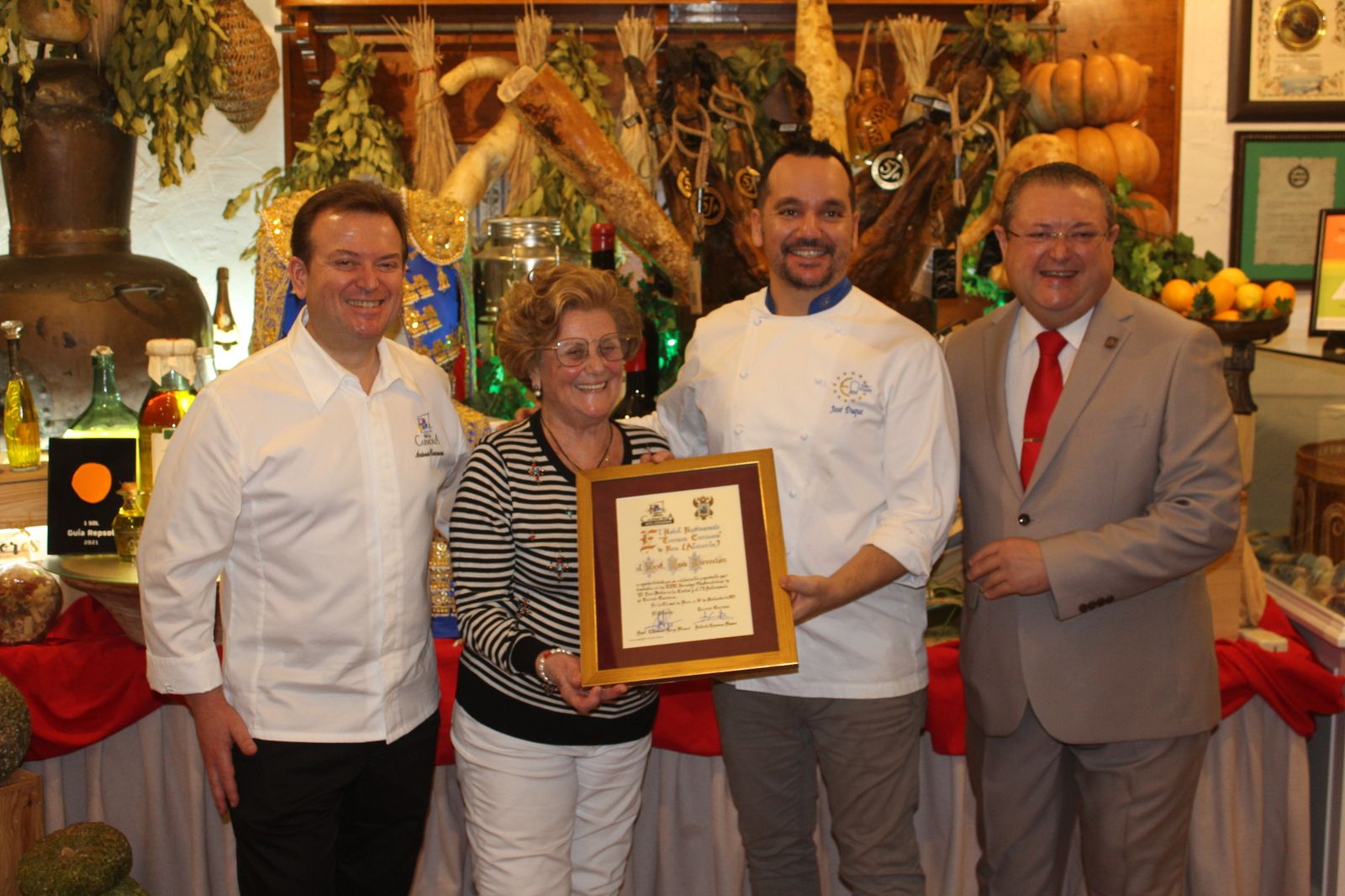 La primera faena de las jornadas del toro bravo en Terraza Carmona, en imágenes