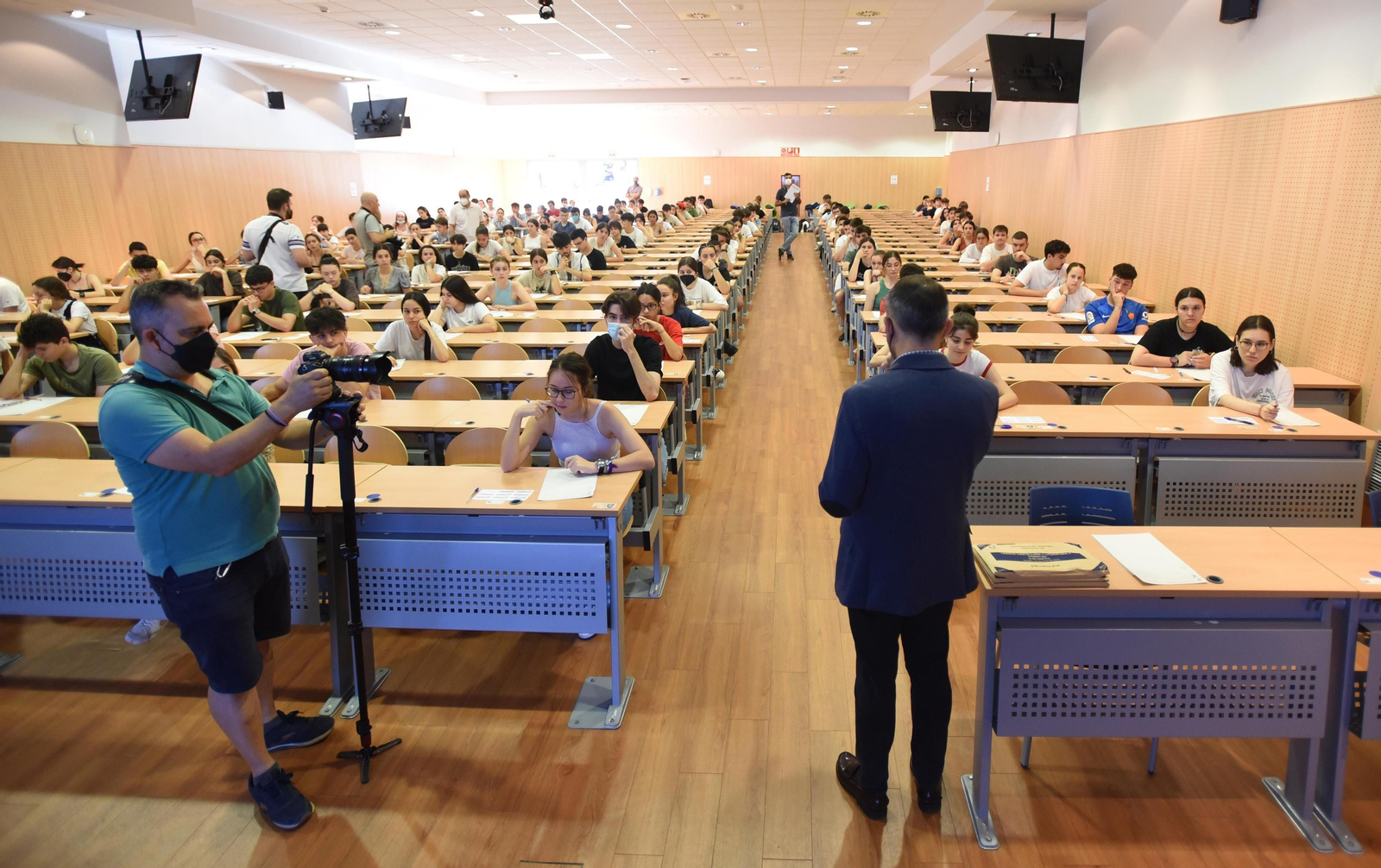 Así ha comenzado la selectividad 2022 en Córdoba, en imágenes