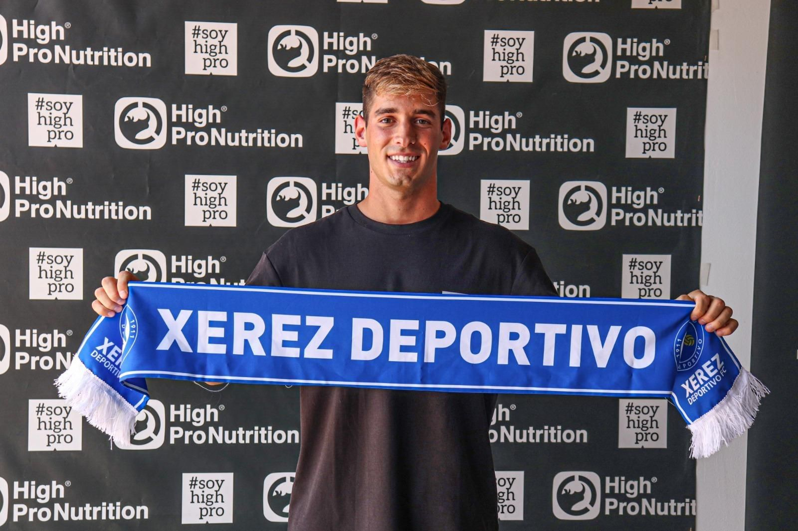 Álvaro Martínez espera poner su granito de arena en el Xerez DFC para lograr los objetivos.