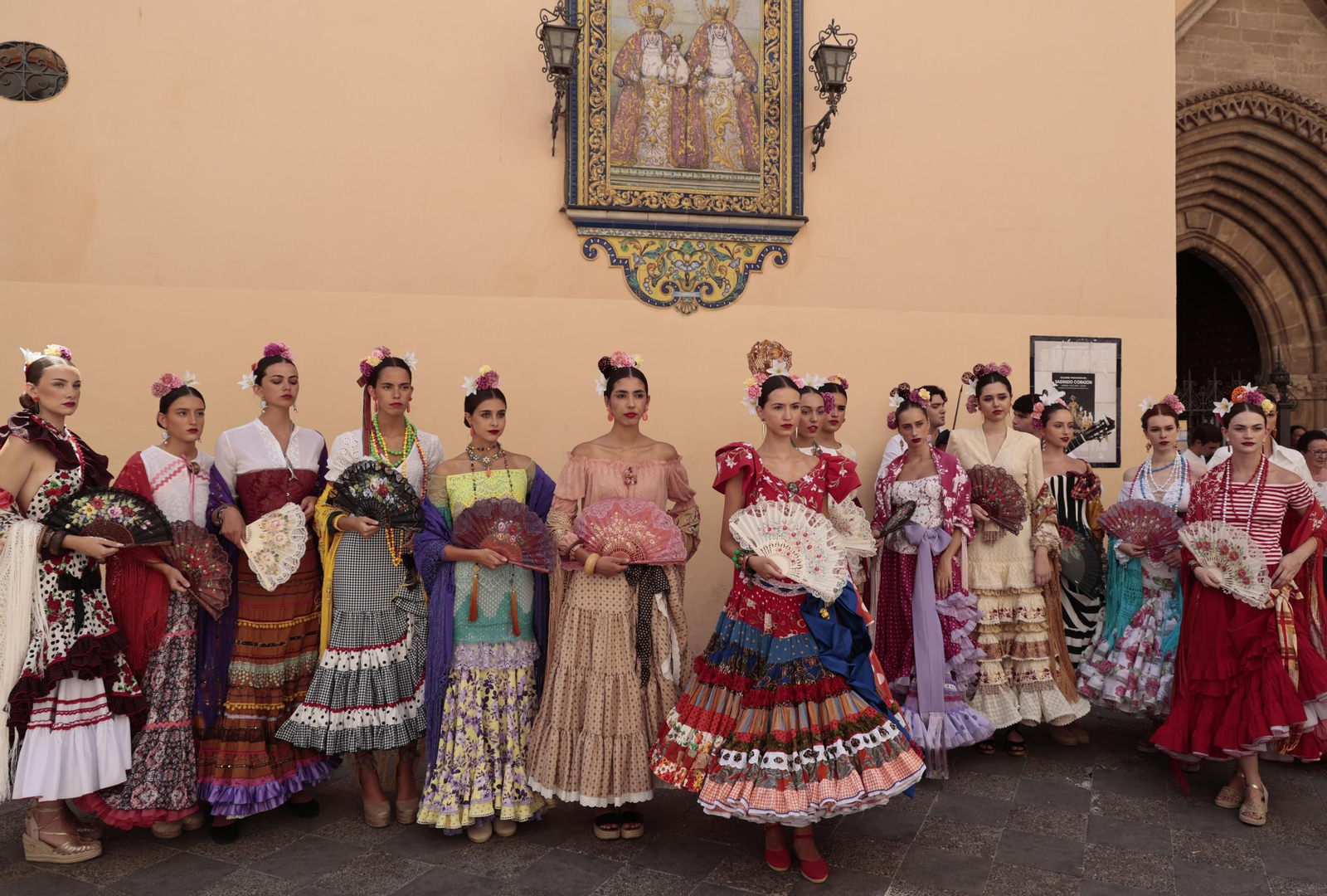 Ofrenda floral de la asociación Qlamenco en Santa Ana.