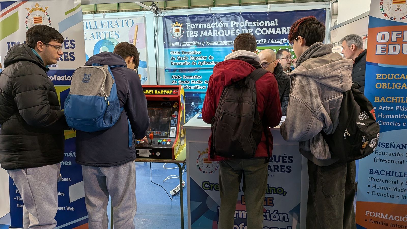 El Salón del Estudiante de Lucena, en imágenes