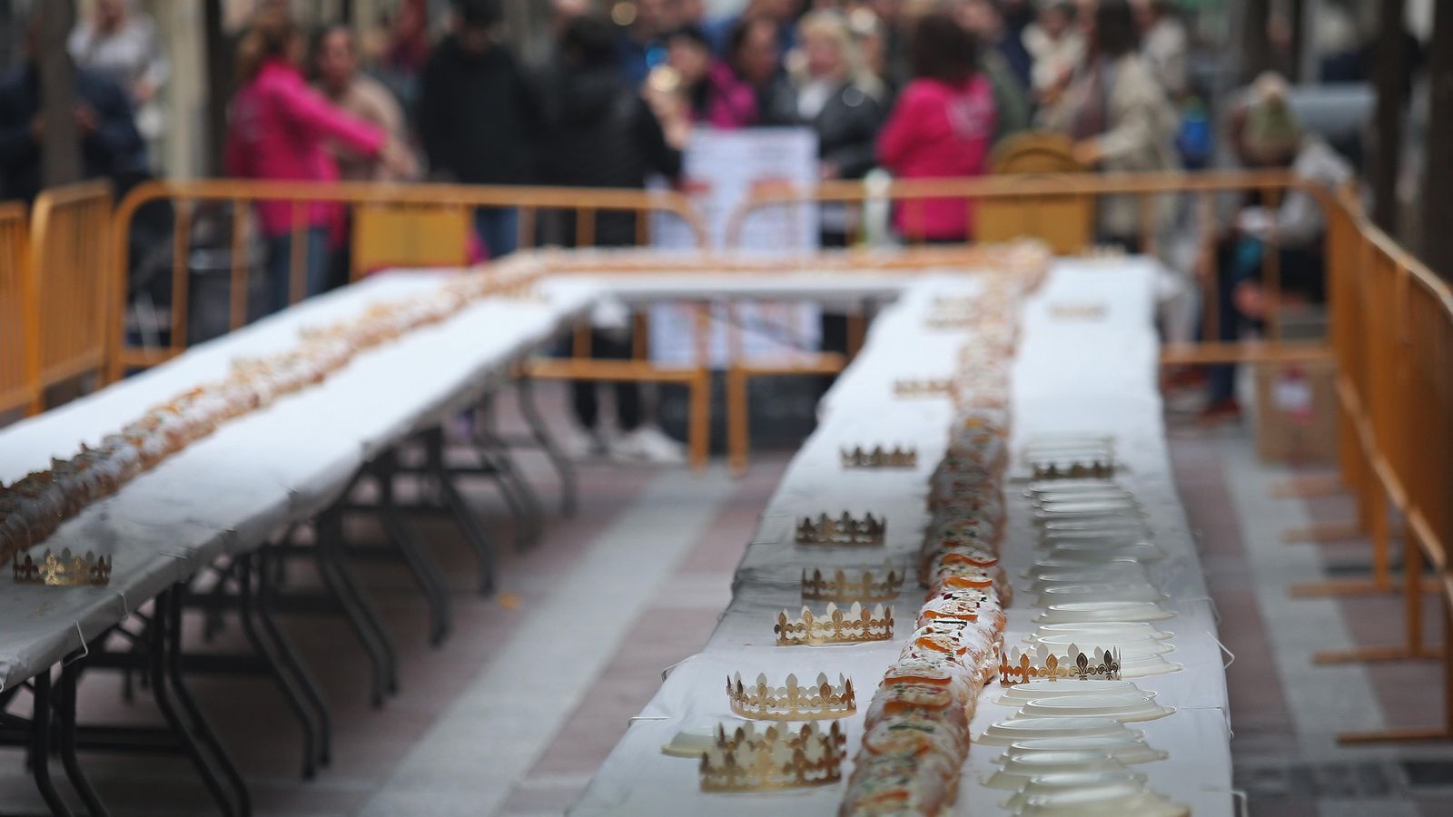 Fotos del II Roscón de Reyes gigante en Algeciras