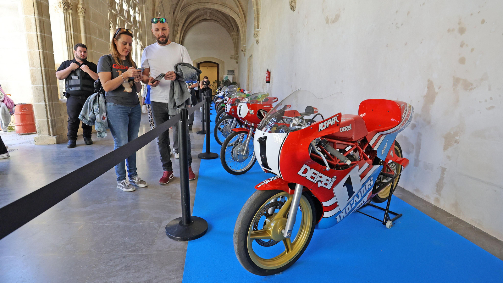 Exposición de motos clásicas y últimas novedades en Jerez por el Gran Premio
