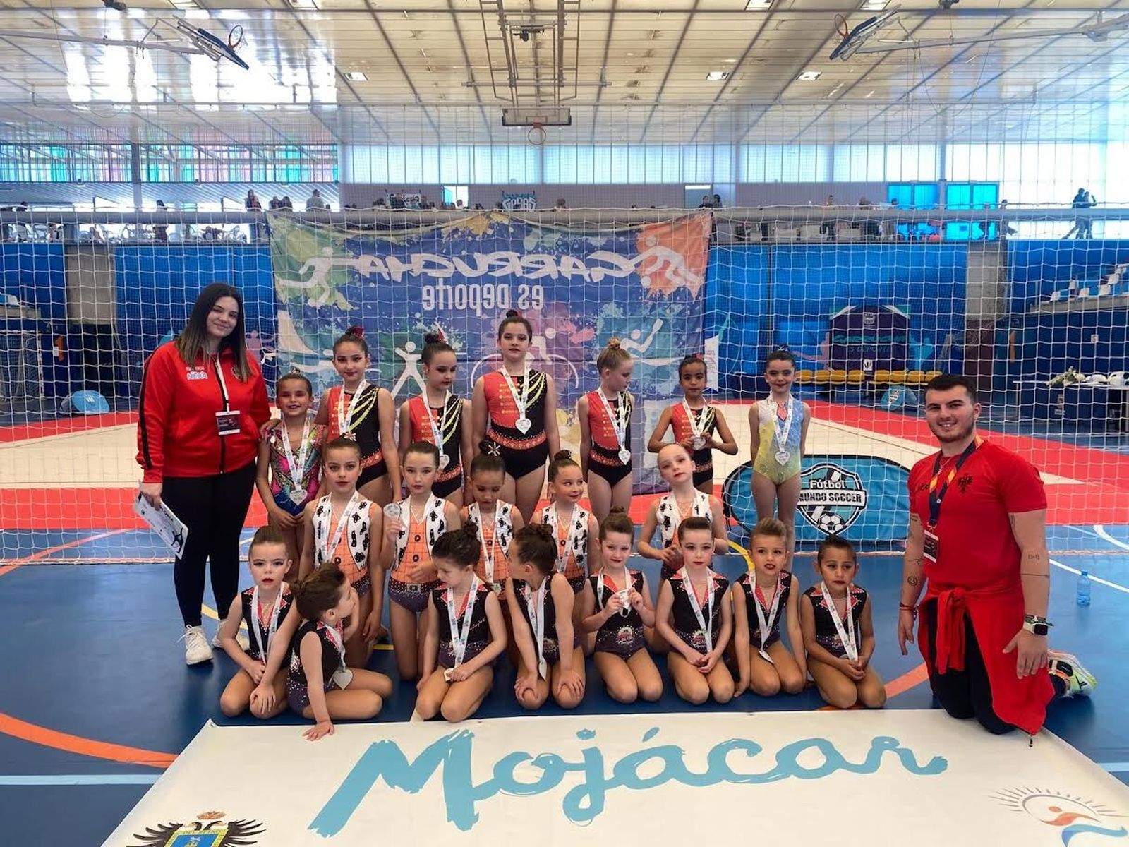El equipo de la Escuela Municipal de gimnasia rítmica cerró su concurso con 7 medallas en Garrucha