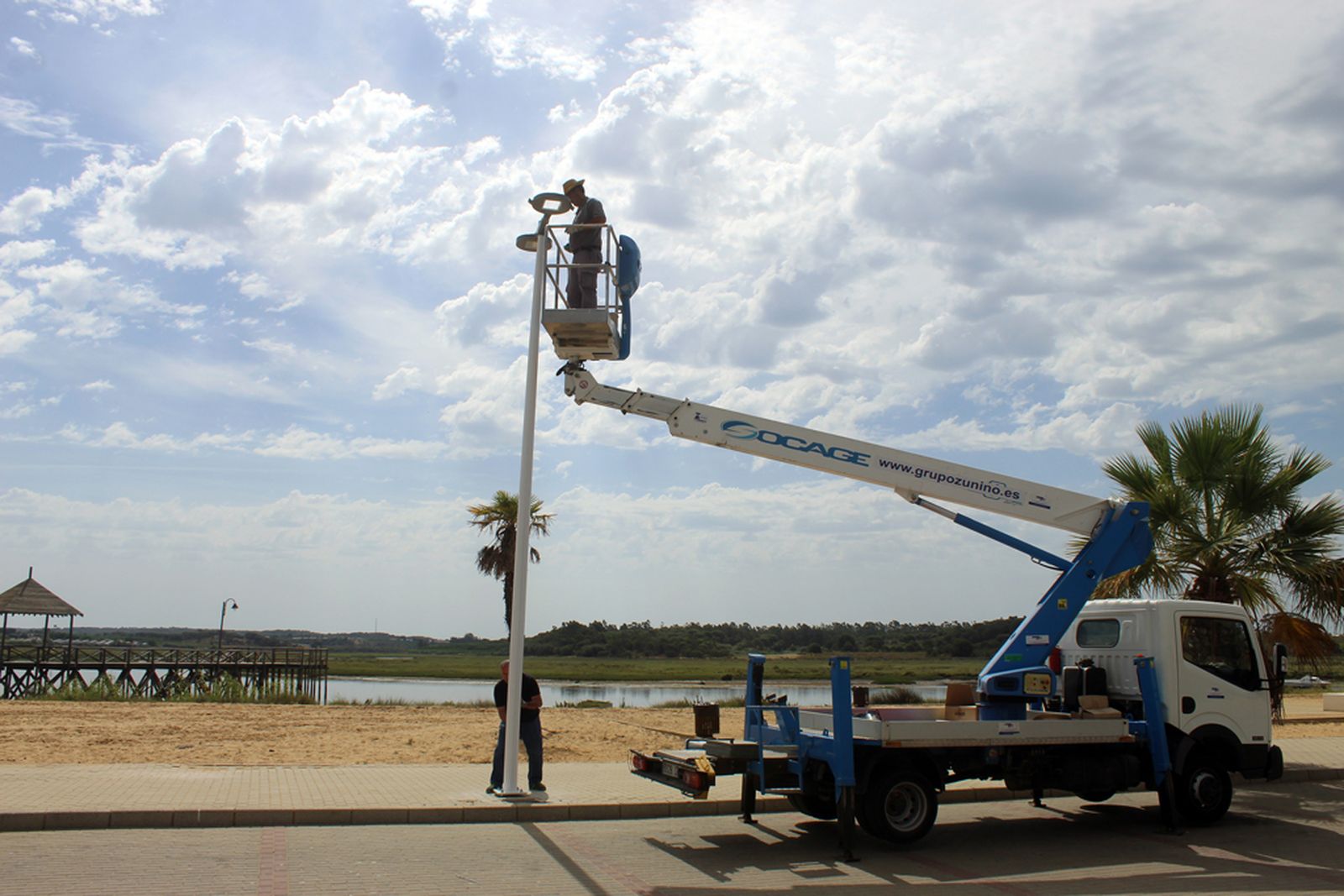 Se ultiman los trabajos de alumbrado público en Cartaya.