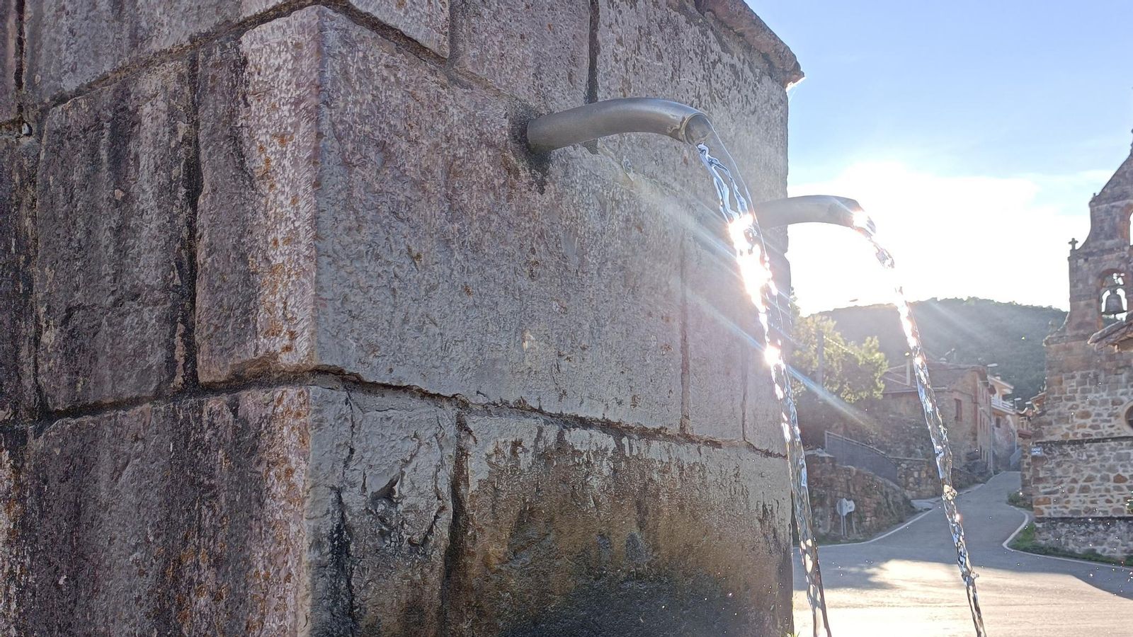 Fuente a la salida de Otero de Valdetuéjar