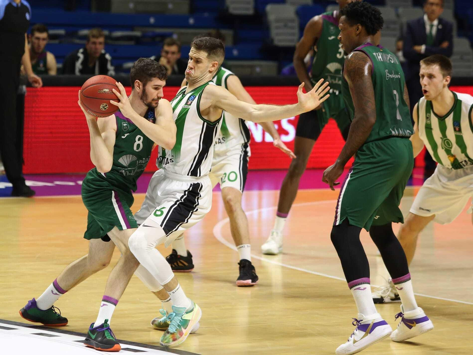 Las fotos del Unicaja - Joventut del Top 16 de Eurocup