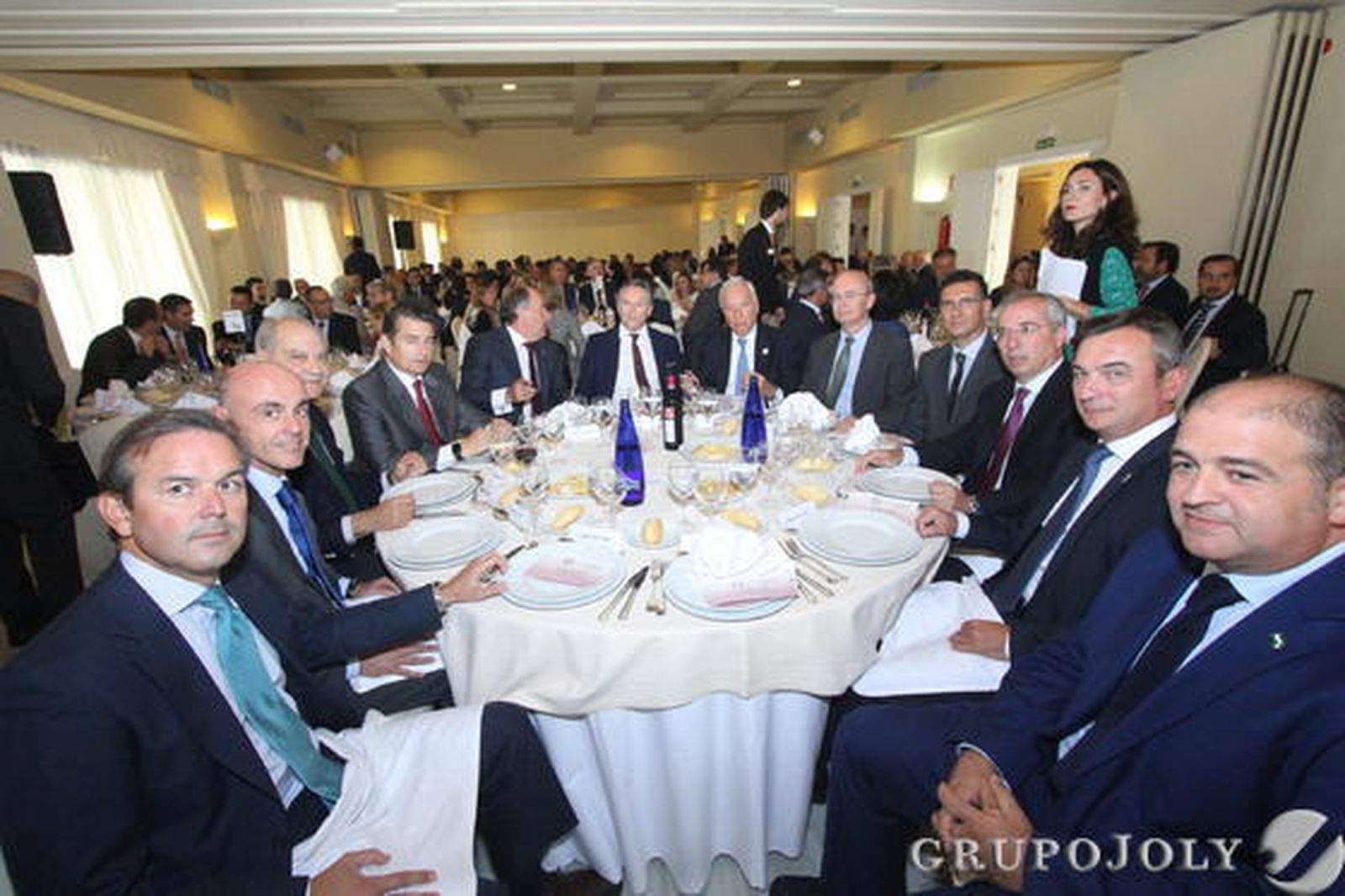 Alberto García, Alejandro Abellán, Jorge Ramos, Antonio Sanz, José Ignacio Landaluce, José Joly, José Manuel García-Margallo, Luis Miguel Pons, Javier Chaparro, Javier de Torre, Eduardo Santiago González y Jorge Romero, ayer, antes de iniciarse el Foro Joly celebrado en Los Barrios.

Foto: Fran Montes
