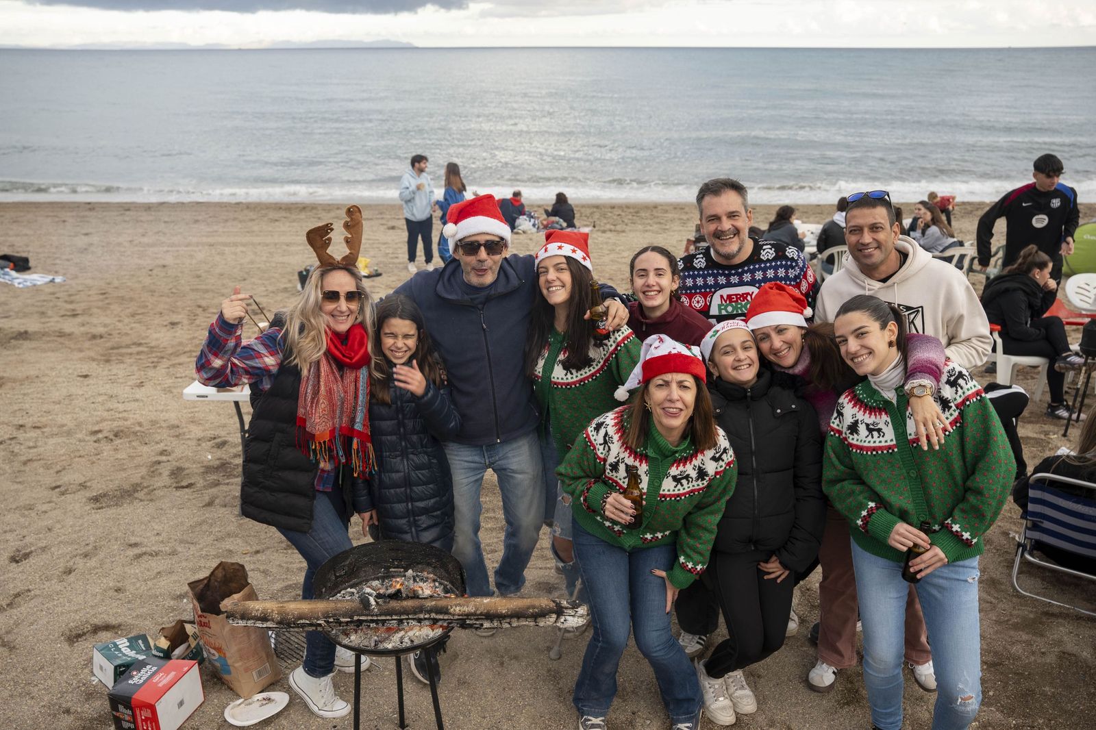 Las moragas reúnen a miles de personas en Roquetas para celebrar el final de año