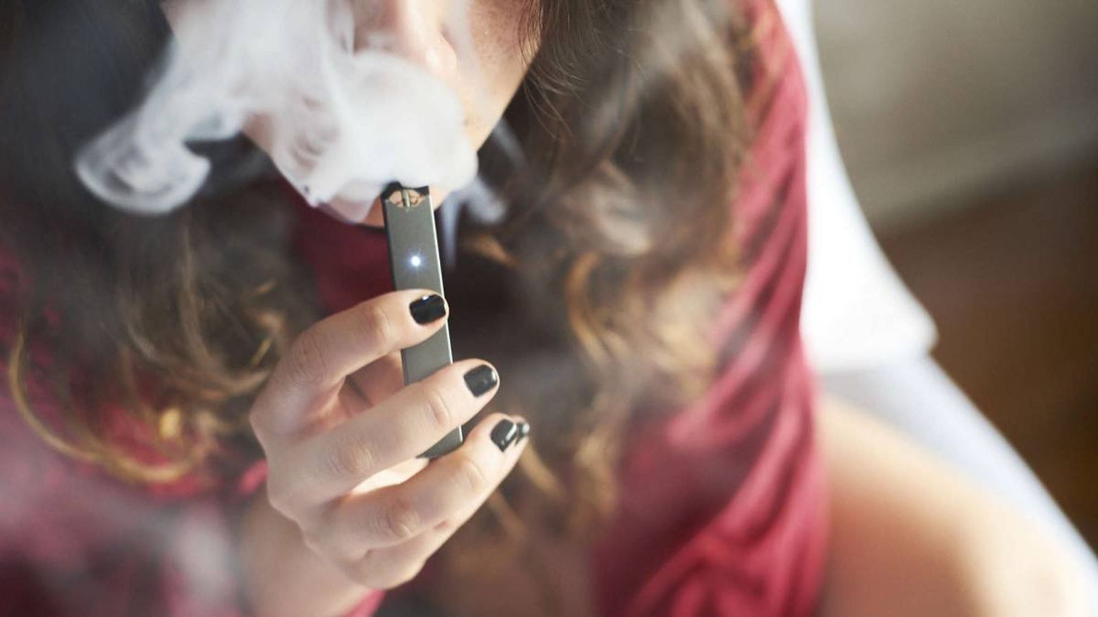 Sanidad y las Comunidades Autónomas advierten de los peligros de los cigarrillos electrónicos
