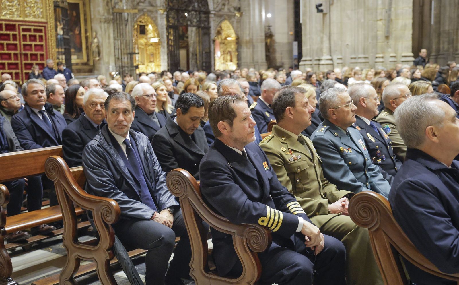 Misa funeral por las víctimas de Adamuz y el maquinista sevillano fallecido en Gelida