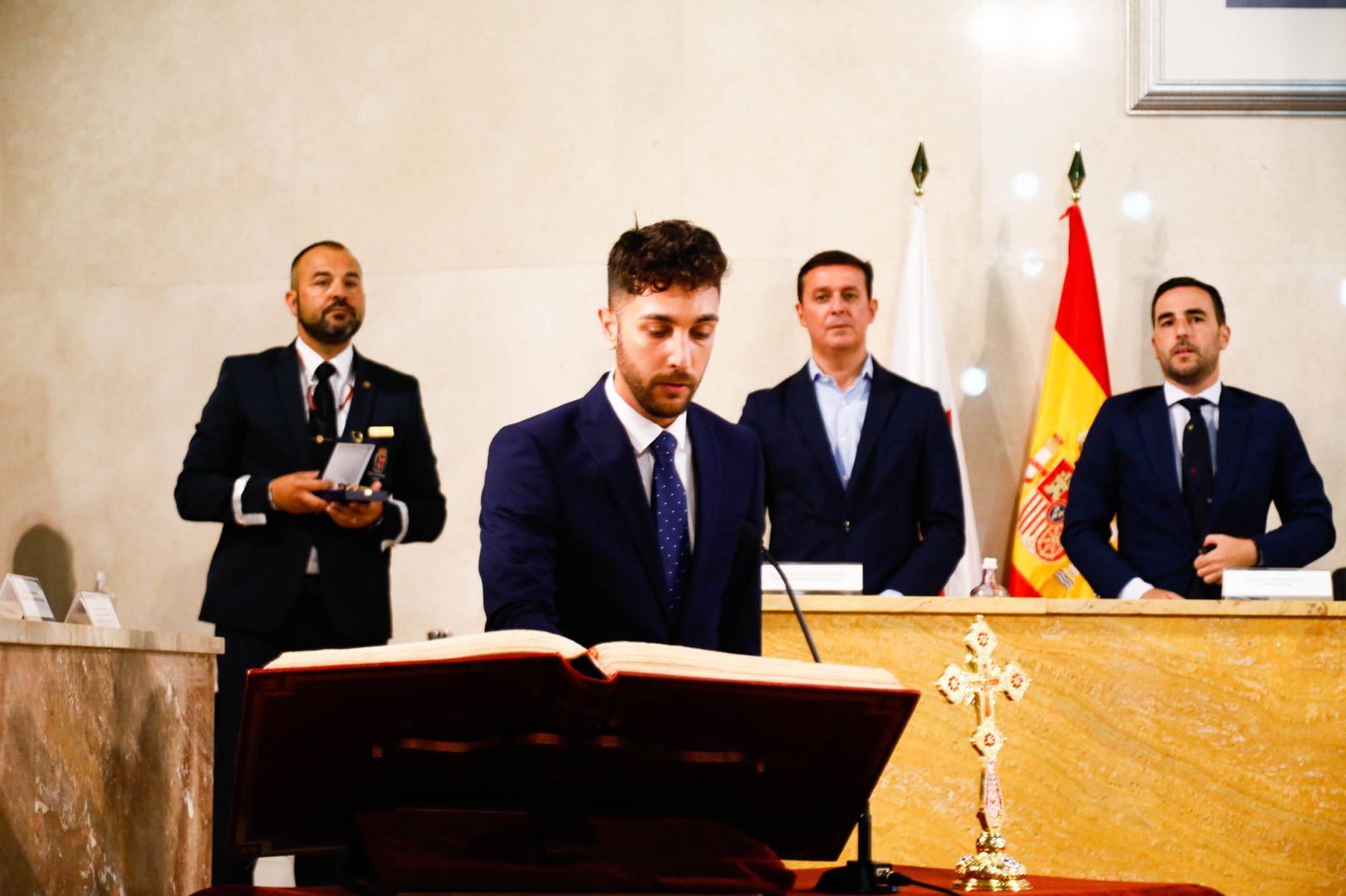 Jesús Luque toma posesión como concejal tras la renuncia de Ramón Fernández-Pacheco