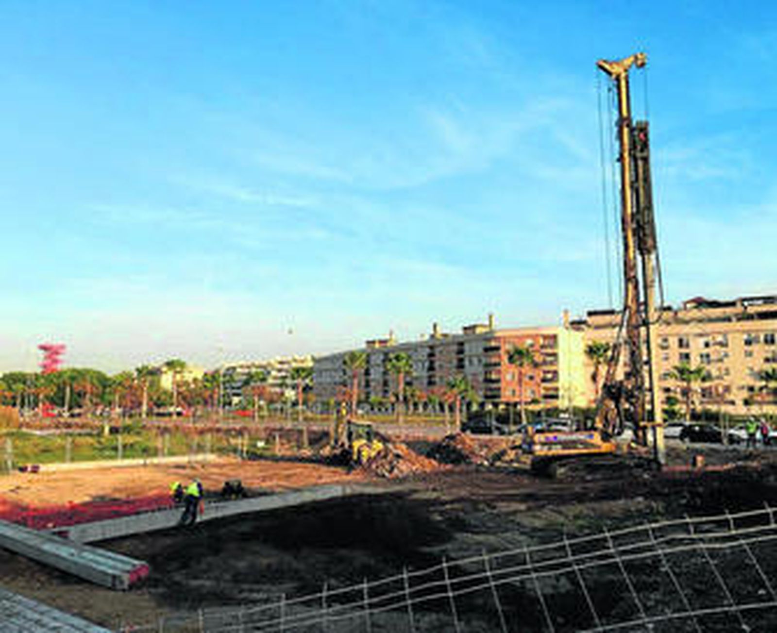 Vista de los primeros trabajos realizados en una promoción inmobiliaria que se está construyendo en Parque Litoral.