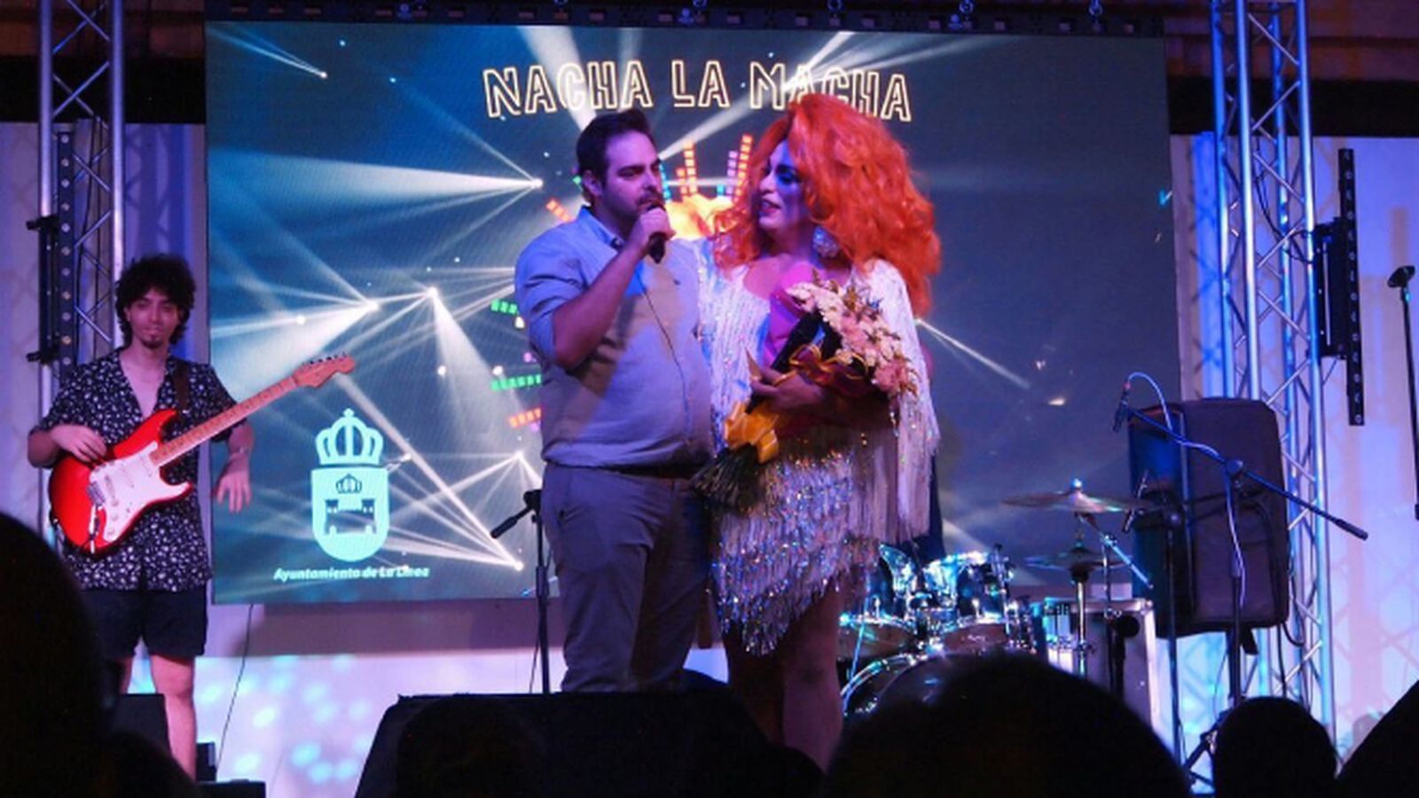 Nacha la Macha, junto a Jesús Tomillero en el concierto.