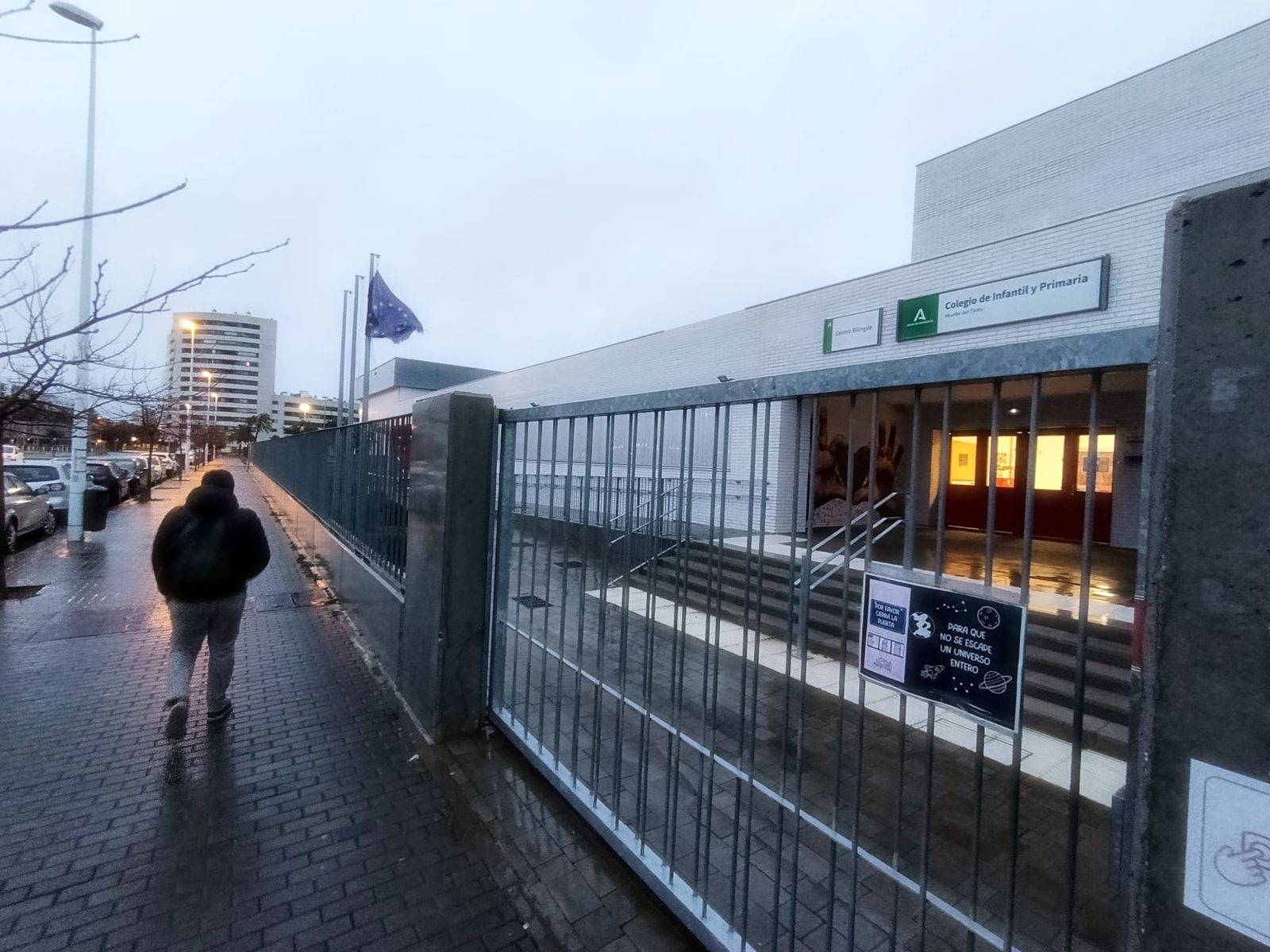 Colegio Muelle del Tinto, en el Ensanche Sur de Huelva, sin actividad lectiva este miércoles por el temporal.