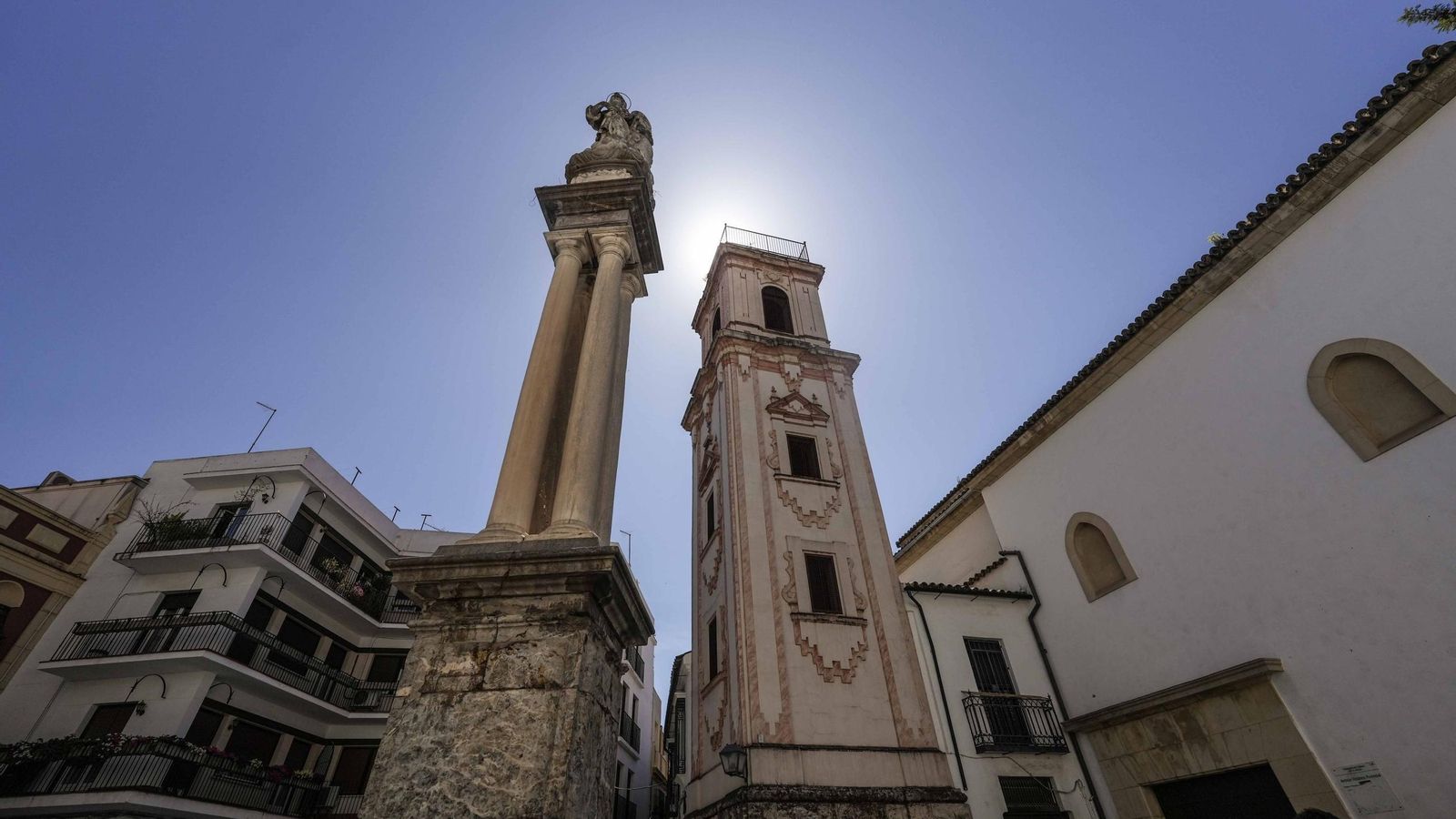 Vista del Triunfo de San Rafael en la Plaza de la Compañía