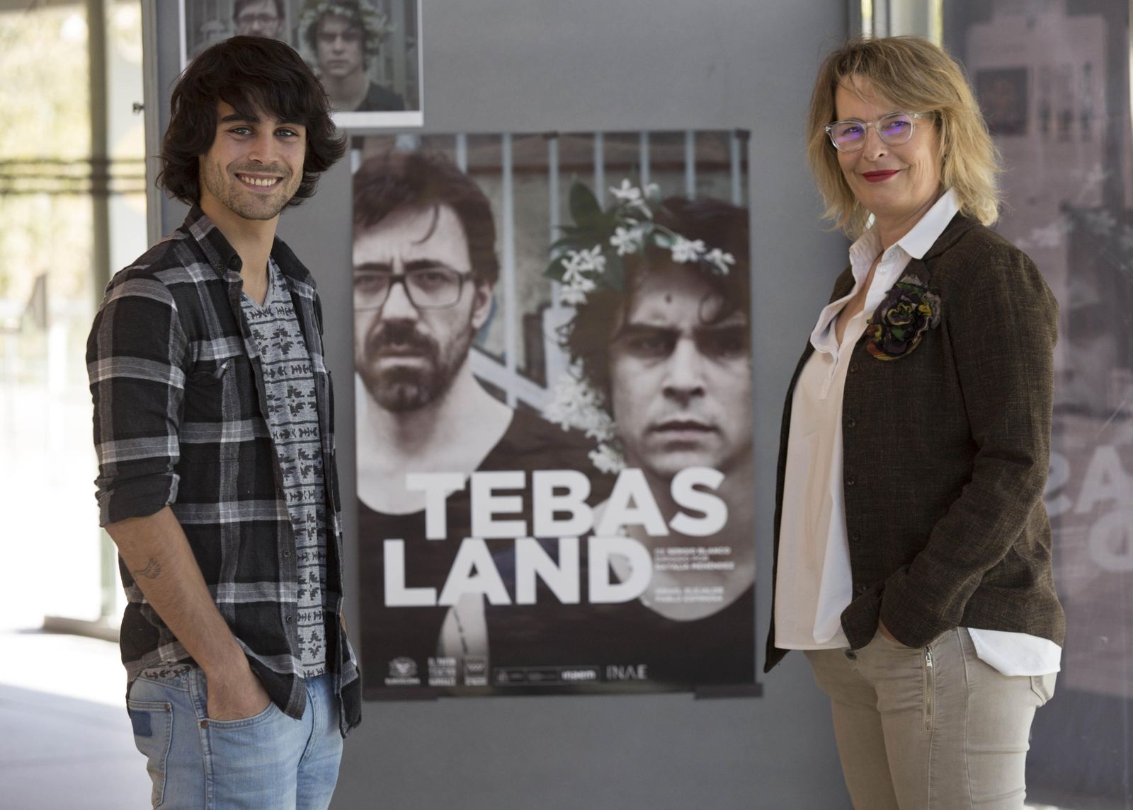 El actor Pablo Espinosa  y la directora teatral Natalia Menéndez, ayer en el Teatro Central.