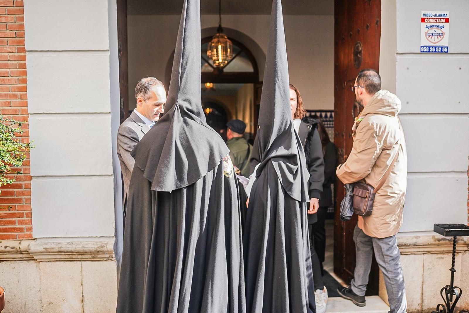 Escolapios realiza su estación de penitencia en Granada