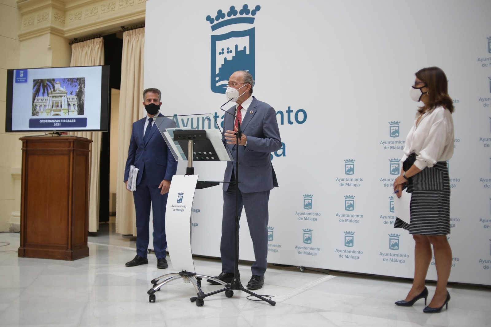 Carlos Conde. Francisco de la Torre y Susana Carillo, en rueda de prensa.