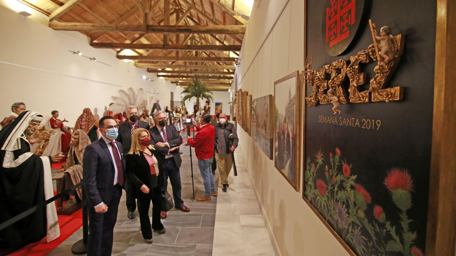 Imágenes de la magna exposición de las cofradías en Los Claustros