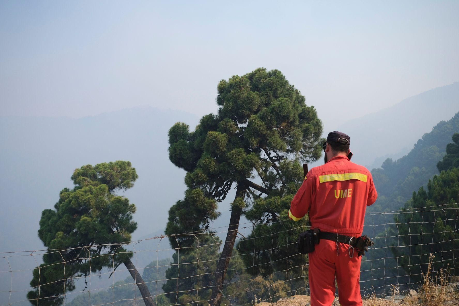 Las imágenes de los medios aéreos y terrestres en las labores de extinción del incendio de Pujerra este jueves Las imágenes de los medios aéreos y terrestres en las labores de extinción del incendio de Pujerra este jueves