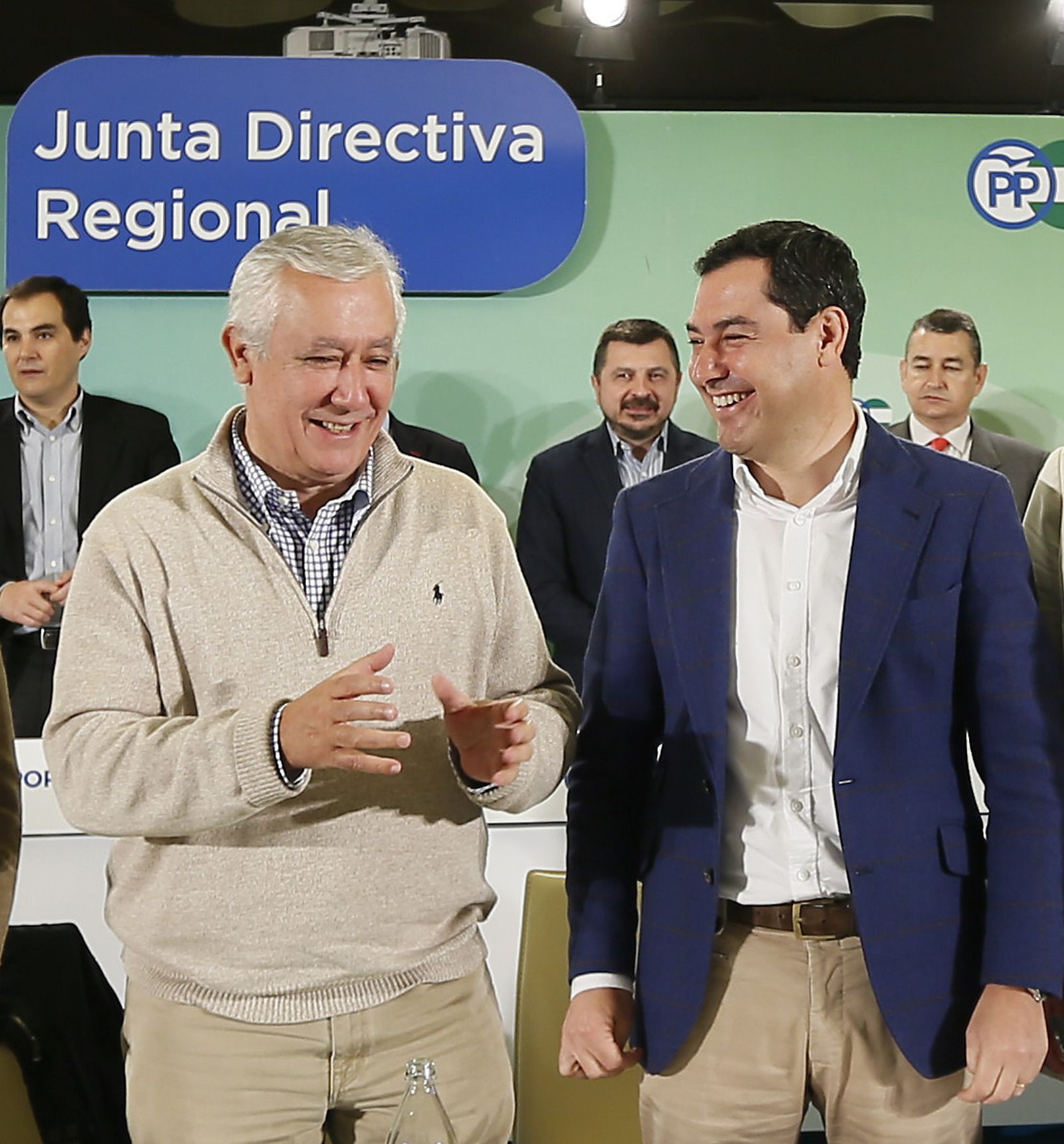 Javier Arenas y Juanma Moreno, en la Junta Directiva Nacional, en Sevilla