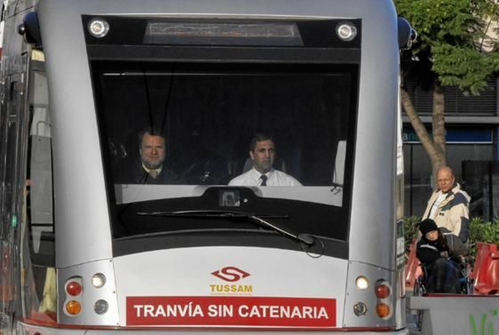 Monteseirín viaja en el Metrocentro hasta San Bernardo